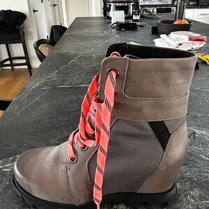 SOREL Leather/Canvas Platform Boots - Size 7
